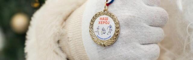 Podsticaj za dalju borbu! Medalje "Naš heroj" uručene mališanima sa teškim oboljenjima