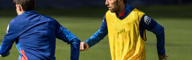 Tužne vesti iz sveta fudbala! Poznati as odlazi u penziju zbog tragedije u porodici, ovo je njegova foto galerija!