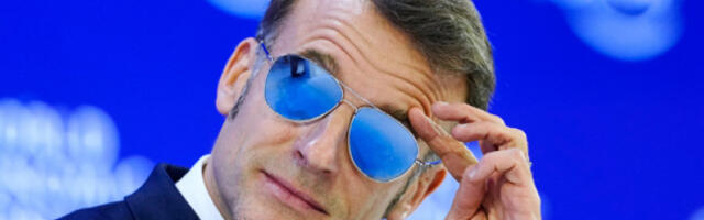 Макрон манекен, наочари 659 евра, иду као алва