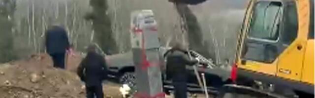 BOGATI KINEZ SAHRANJEN UZ LUKSUZNI MERCEDES: Snimak nesvakidašnjeg pogreba obišao svet (VIDEO)