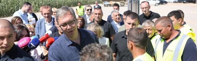"Jesi li rešio da se ženiš ovde?" Vučić poručio inženjeru iz Azerbejdžana: Da dobiješ državljastvo i živiš u Srbiji (FOTO)