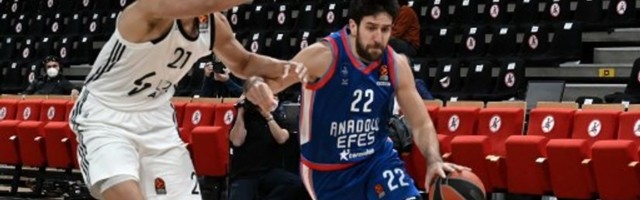 Makabi se vadi protiv Baskonije, Micićev Efes potapa Himki u Bosforu