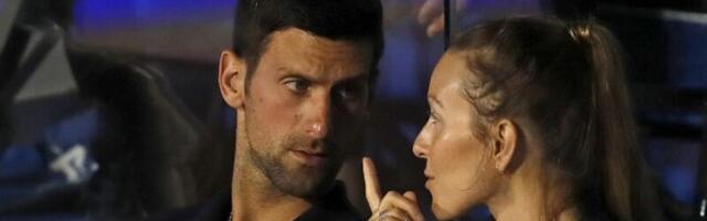 ĐOKOVIĆU PLAVUŠA POMUTILA UM UŽIVO U EMISIJI, PA PAO POLJUBAC: Novakov snimak koji su svi zaboravili, Jelena će zbog ove scene napraviti HAOS! (VIDEO)