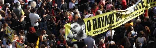 HAOS U ATINI ZBOG PRESUDE ZLATNOJ ZORI! Grad od ranog jutra pod opsadom, policija na demonstrante bacila suzavac i aktivirala vodene topove!