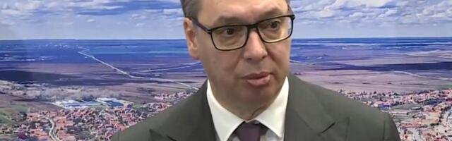 PROTESTUJE NJIH 34, ZVAO SAM NJIHOVOG VOĐU DA ČUJEM ČIME JE NEZADOVOLJAN Vučić o grupi ljudi koja se okupila u Bačkom Petrovcu: "Ne bi došli da sam sam"