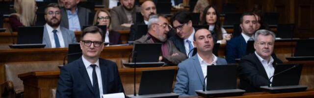 JESTE LI VI IDIOTI ILI NESPOSOBNI? Milenko Jovanov pokazao opoziciji gde im je mesto!
