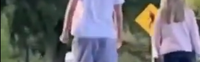 PROKLETSTVO, IZGLEDA TAKO MRŠAVO Nikola Jokić uhvaćen u šetnji Denverom, NAVIJAČI NE VERUJU da više nema VIŠAK KILOGRAMA /VIDEO/