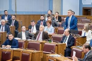 Скупштина Црне Горе: Уставни суд да утврди да ли је Ђукановић повредио Устав