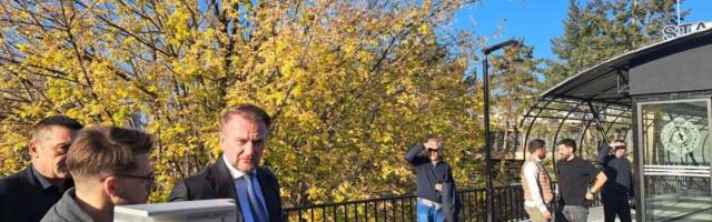 Ostoja Mijailović bodri Partizan! Prvi čovek JSD-a skupocenim kolima stigao u Humsku! (FOTO)