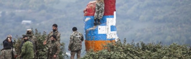 (FOTO) NASTAVLJENI SUKOBI, NAGORNO KARABAH PRED KATASTROFOM! Obe strane granatiraju, premijer Pašinjan poslao HITNO UPOZORENJE!