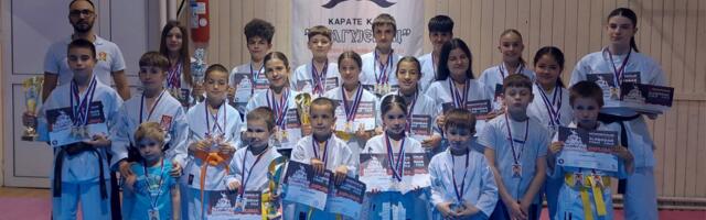Karatisti iz Kragujevca sa turnira došli okićeni medaljama