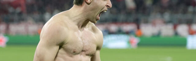 Фенербахче нуди 40 милиона евра Интеру за Давидеа Фратезија