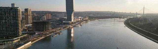 CEO BEOGRAD NA VODI POLUDEO ZA OVOM IGROM – PROBAJ JE I TI!