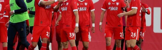 Jedinstvo pokazalo zube: Paunović izjednačio, Zvezda bez prednosti na poluvremenu (VIDEO)