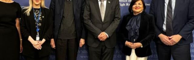 Шмит одлази, прљаве игре остају