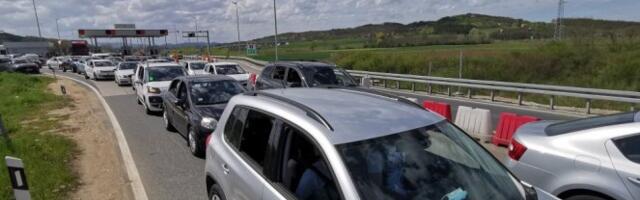 VOZIO U KONTRASMERU NA AUTO-PUTU! Pijan i drogiran bežao od policije nekoliko kilometara