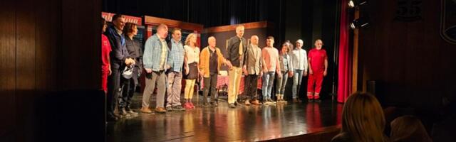 Premijera predstave „Protuve piju čaj” oduševila publiku u Novoj Varoši