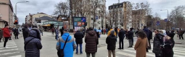Kragujevčani 22. dan na 15 minuta blokirali raskrsnicu kod  Uzora  (FOTO)