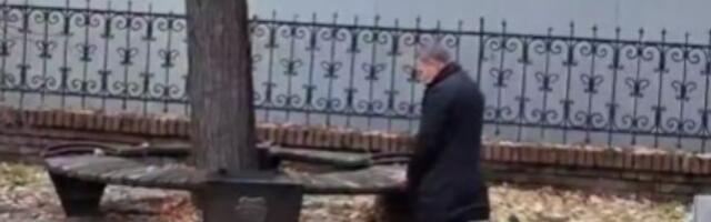 Direktor Jovine gimnazije u novom demonstriranju sile: Odneo svedočanstva na Palić