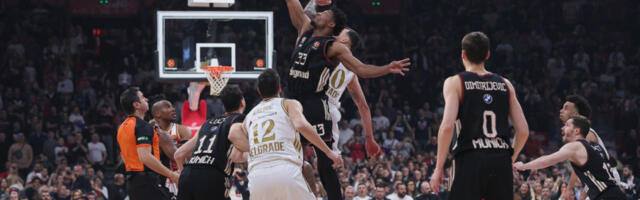 HAOS U ARENI TOKOM MEČA: Međusobna tuča navijača Crvene zvezde