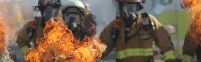 Dečak (10) povređen u požaru u Rakovici: Mališan gasio vatru na krevetu, vatrogasci hitno izašli na teren