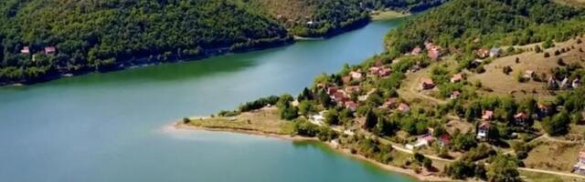 Ako nemate pare za more ovo jezero će vam rešiti sve probleme: Nema nesnosnih gužvi, a priroda naprosto oduzima dah