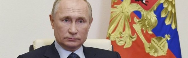 ZAR TREBA DA SE MAJMUNIŠEMO?! Putin objasnio zašto se nije vakcinisao pred kamerama, PA OTKRIO ŠTA NIKOME NE GOVORI!