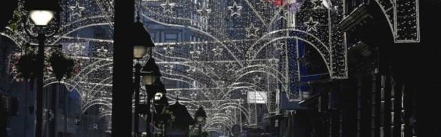 PRAZNICI SE BLIŽE! Večeras počinje puštanje novogodišnje rasvete u Beogradu!