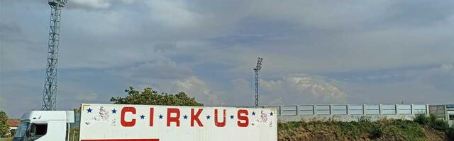 Brže izgrađen Kamp Nou nego što je rekonstruisan Gradski stadion u Zrenjaninu