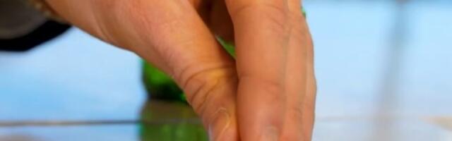 Napravljena najmanja flaša bezalkoholnog piva na svetu (VIDEO)