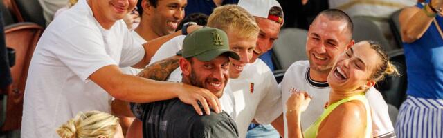 "Nadam se da ću te uskoro zvati drugačije!" Sabalenka poručila momku da hoće da se uda /VIDEO/