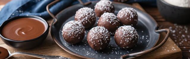 BRZINSKI RECEPT ZA LJUBITELJE KOKOSA: Neodoljive baunti kuglice koje se ne peku