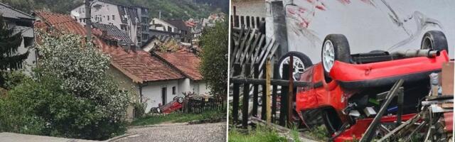 Užasna scena kod Nove Varoši: Auto potpuno smrskan nakon udara u kuću (FOTO)