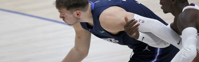 Dalas i sa povređenim Dončićem nadokandio -17 (VIDEO)