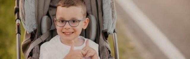 MATIJU JE U ŠKOLI DOČEKAO ŠOK! Dečaku u invalidskim kolicima dodelili učionicu na spratu: Majka otkrila kako je proveo prvi dan u školi! (FOTO)