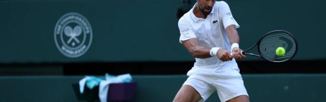 Novak rutinski do drugog kola Vimbldona: Srbin uz male trzavice savladao Milera