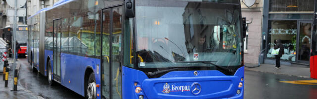UŽAS U ŽARKOVU Manijak tukao vozača autobusa