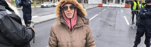 Dijana Hrka pokušala da uđe na deo ulice kod Narodne skupštine gde su šatori: Policija je sprečila