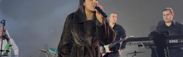 Saznajemo! Evo šta je prethodilo skandalu na Sajmu - Nadicu 3 puta pomerali, umesto nje na scenu izašao ON