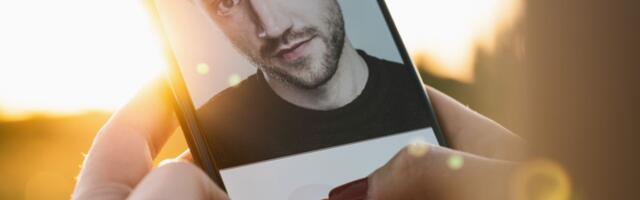 Šta mu je u glavi dok vam piše? 15 znakova koji otkrivaju da je LUD za vama, potvrda su da želi nešto više