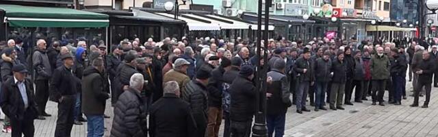 Masovni protest u Rožajama: Penzioneri traže hitno povećanje penzija