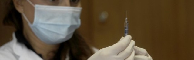 PREDSEDNIK VUČIĆ POTVRDIO: Prve doze ruske vakcine "Sputnjik V" stigle u Srbiju!