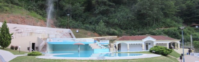 Trećina hotela u Sijarinskoj Banji ima koronu: Na slavlju i čelnici opštine