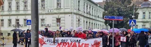 Zrenjaninci sa današnje protestne akcije poručili – „Ruke su vam krvave“