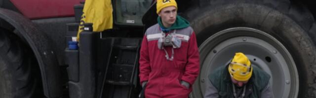 Француски пољопривредници протествовали на париској обилазници