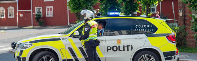 NOVA DRAMA KOD SINAGOGE! Jake policijske snage okružile SUMNJIVO LICE