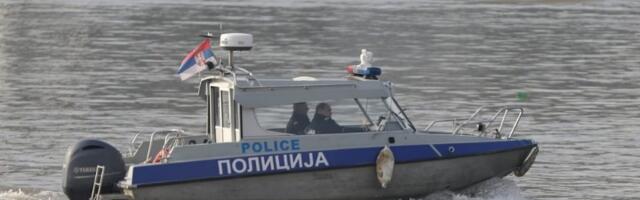 DRAMA u Beogradu: Rečna policija spasila dete i muškarca nakon prevrtanja čamca na Savi