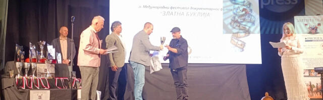 „Zlatna buklija“ Ilketu za film „Park“