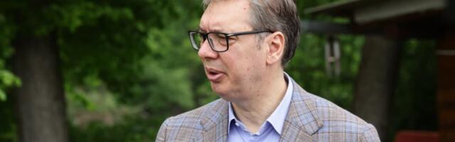 "IZBORE RASPISUJETE KADA JE TO DOBRO ZA DRŽAVU" Vučić o blokaderima: Dobro je da svoje ideje suprotstave idejama napretka, izgradnje škola, bolnica, puteva...