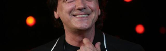 ZDRAVKO ČOLIĆ UŠAO U OSMU DECENIJU, A VREME MU NE MOŽE NIŠTA! Rođendansko iznenađenje raznežilo legendu (VIDEO)